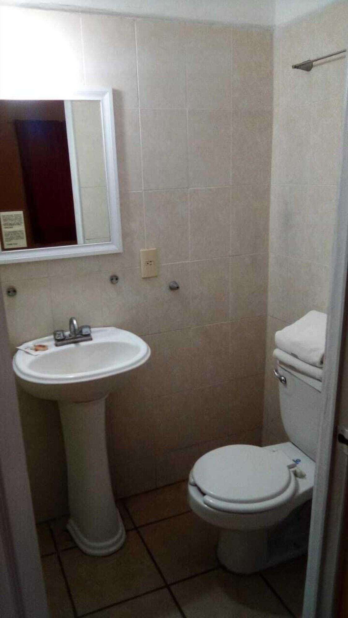 Hotel Castilla Y Leon Guadalajara Eksteriør bilde